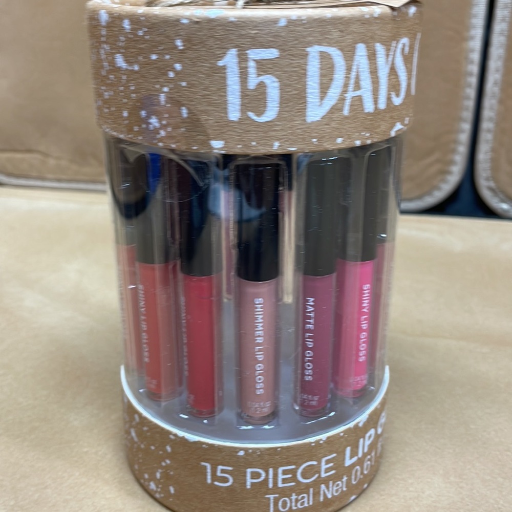 15 days of glam lipgloss set - Picture 2 of 5
